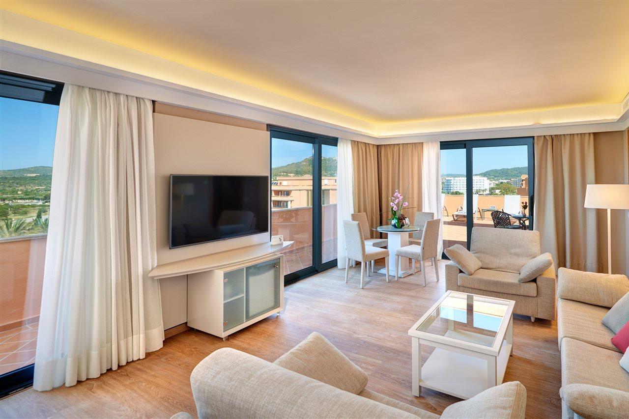 Hipotels Hipocampo Palace & Spa Cala Millor (Mallorca) Exterior foto A suite at the hotel